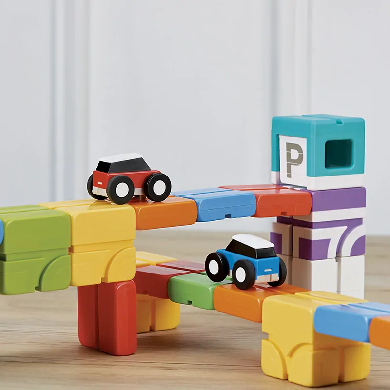 Qbi 116 Stunt Arena Action-Packed STEM Track