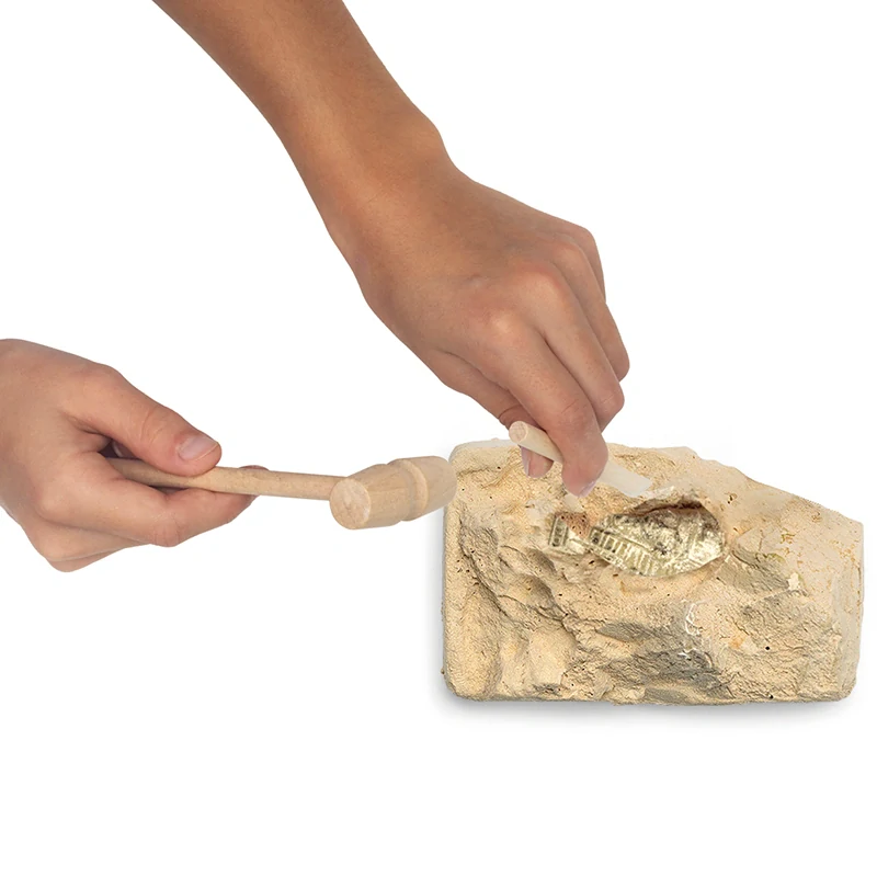 Efko Igráček Archeolog - figurka s egyptskými vykopávkami masky faraona a sošky bohyně Bastet