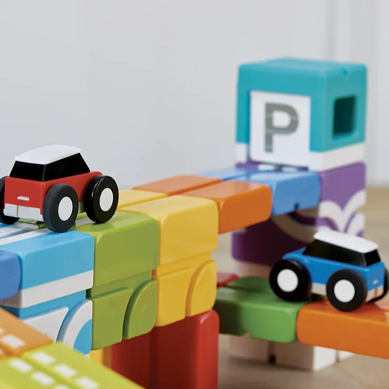 Qbi 116 Stunt Arena Action-Packed STEM Track