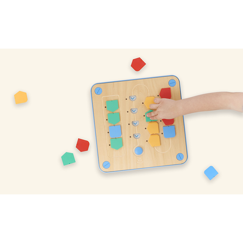 Cubetto - interaktivní robot